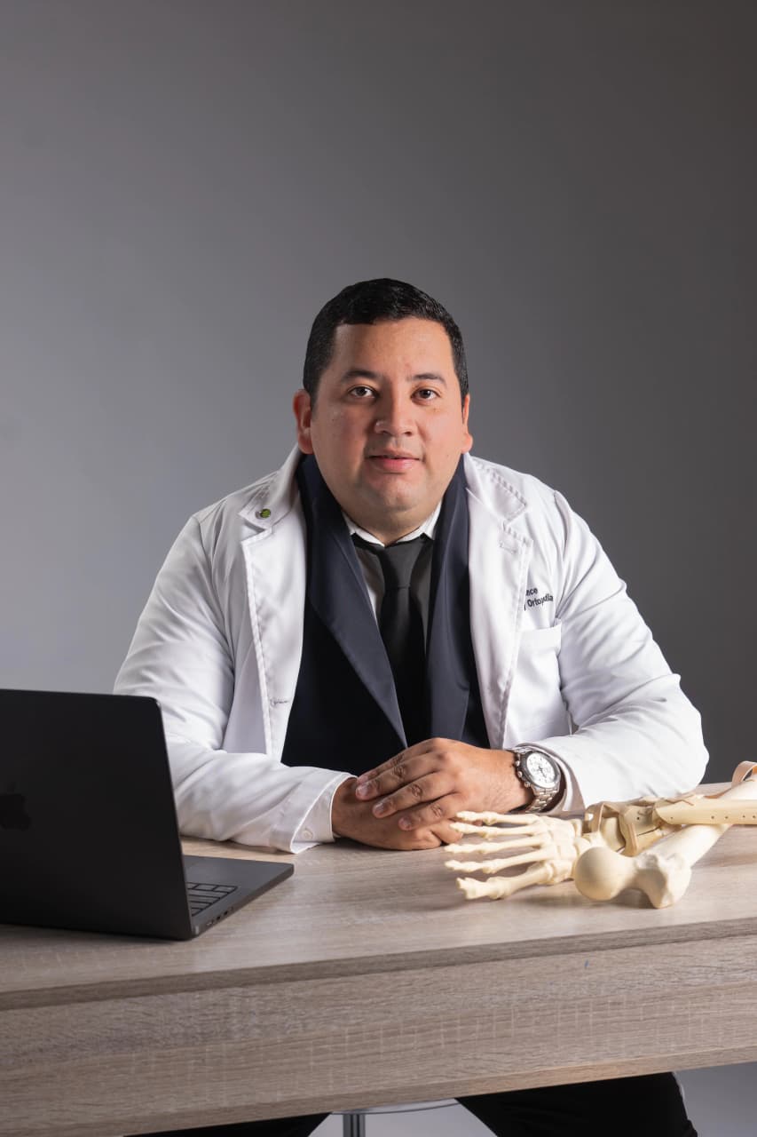 Dr. Erick Ponce