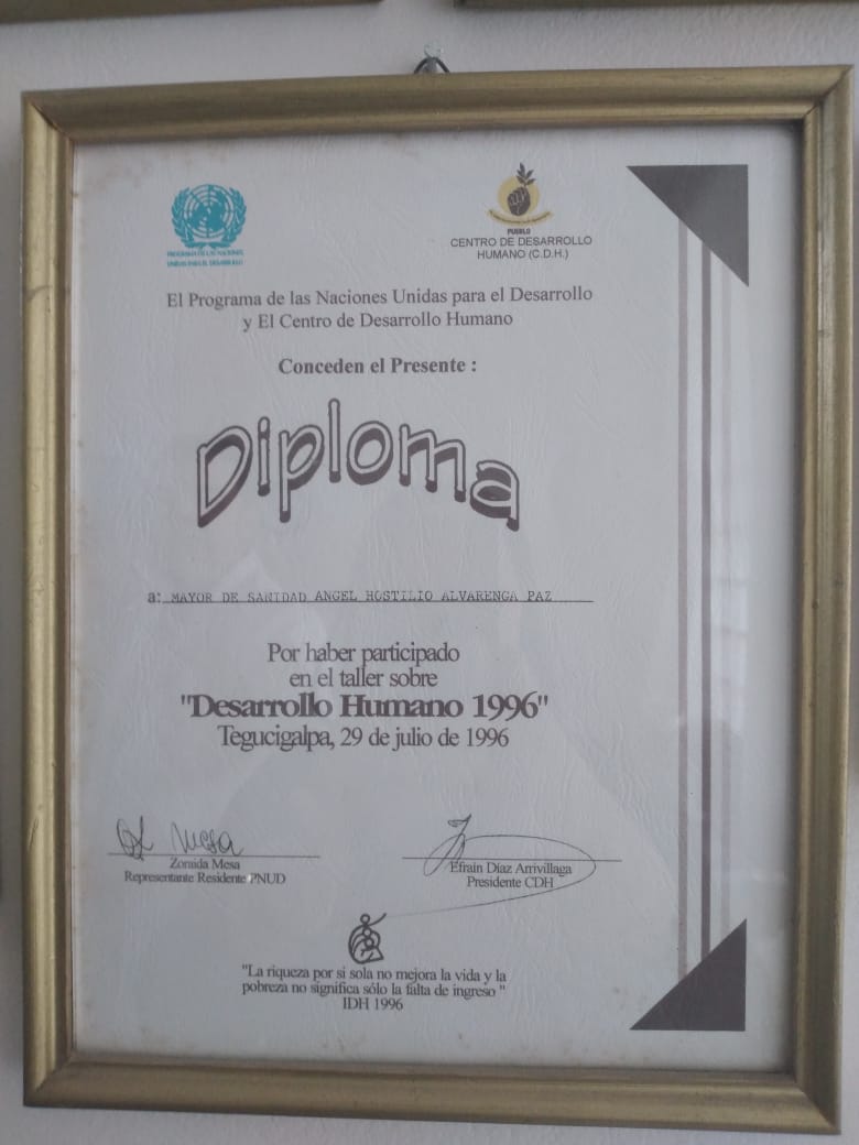 Diploma de Participación en el Taller sobre "Desarrollo Humano 1996"