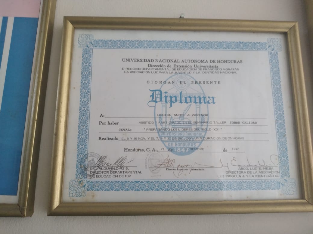 Diploma por haber asistido y Participación en el Seminario Taller sobre calidad "Preparando los Líderes del Siglo XXI"