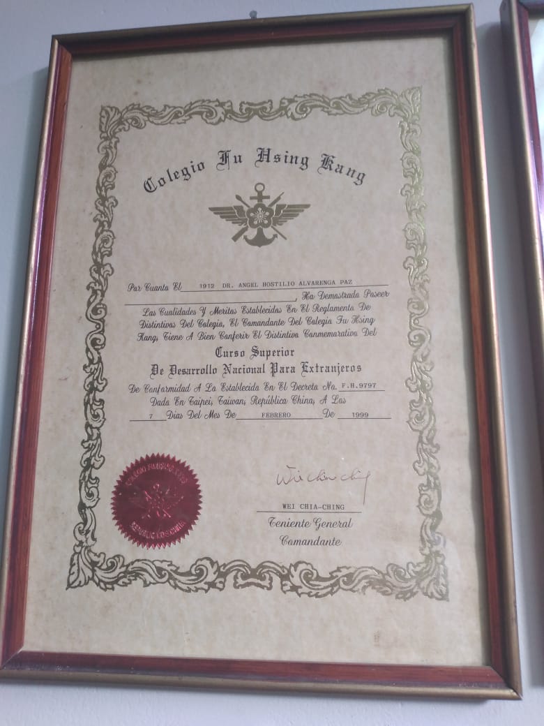 Diploma por Curso de Desarrollo Nacional para Extranjeros